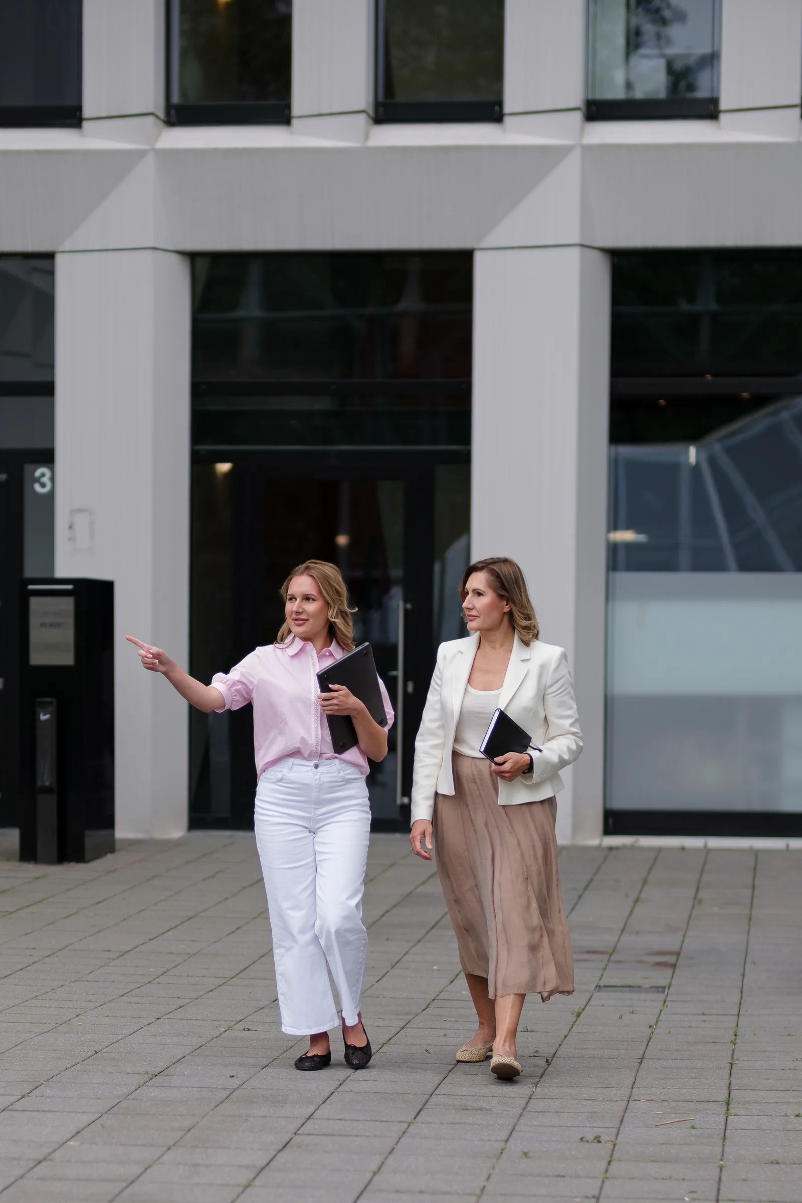 EPP & Partner Immobilienmaklerinnen in Wuppertal im persönlichen Beratungsgespräch